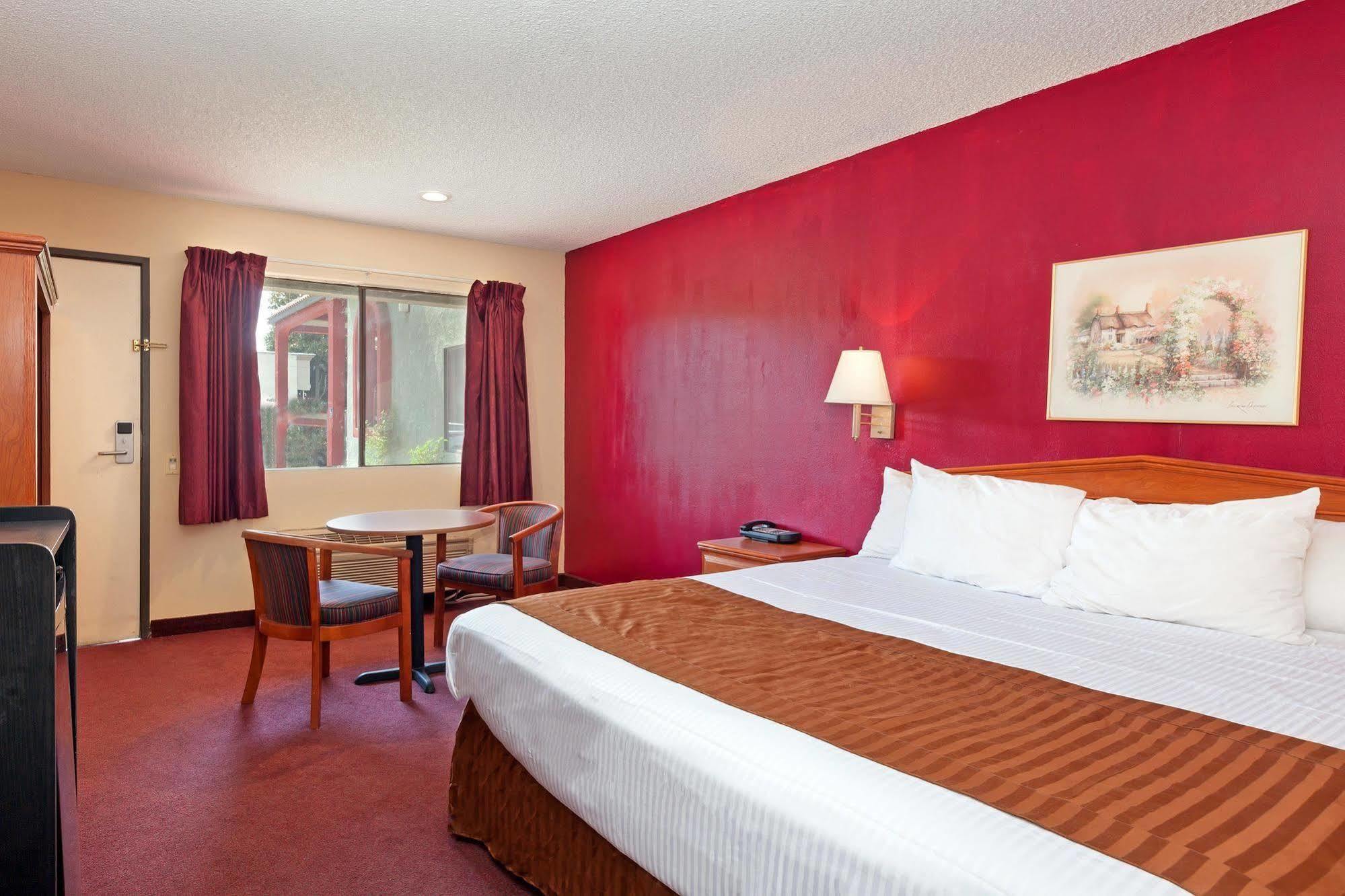 America'S Best Value Inn & Suites Bakersfield Central Zewnętrze zdjęcie
