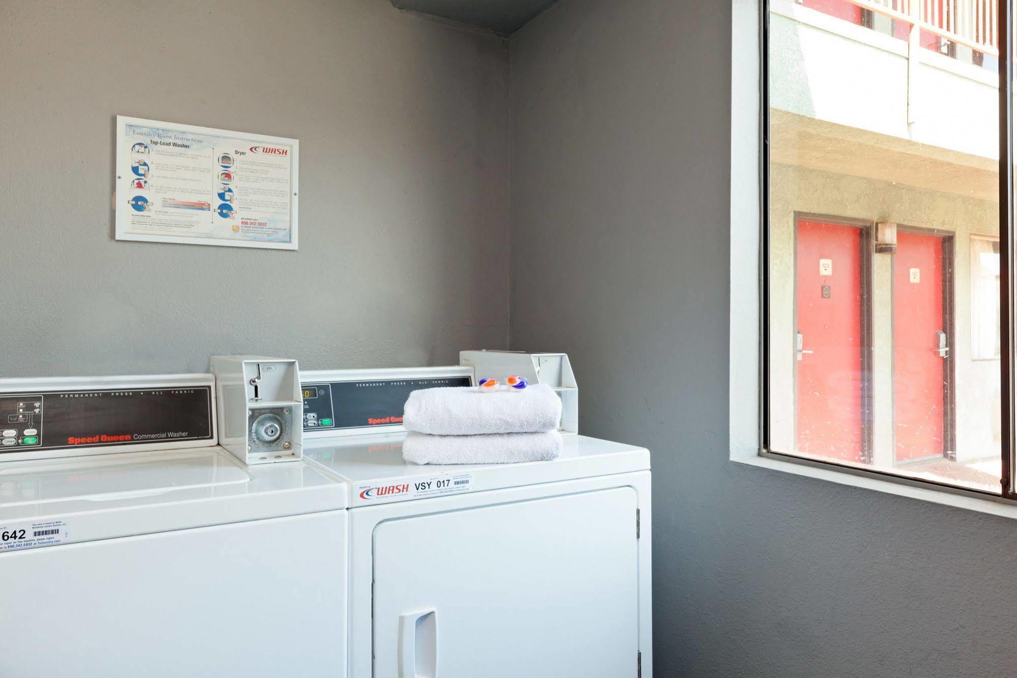 America'S Best Value Inn & Suites Bakersfield Central Zewnętrze zdjęcie